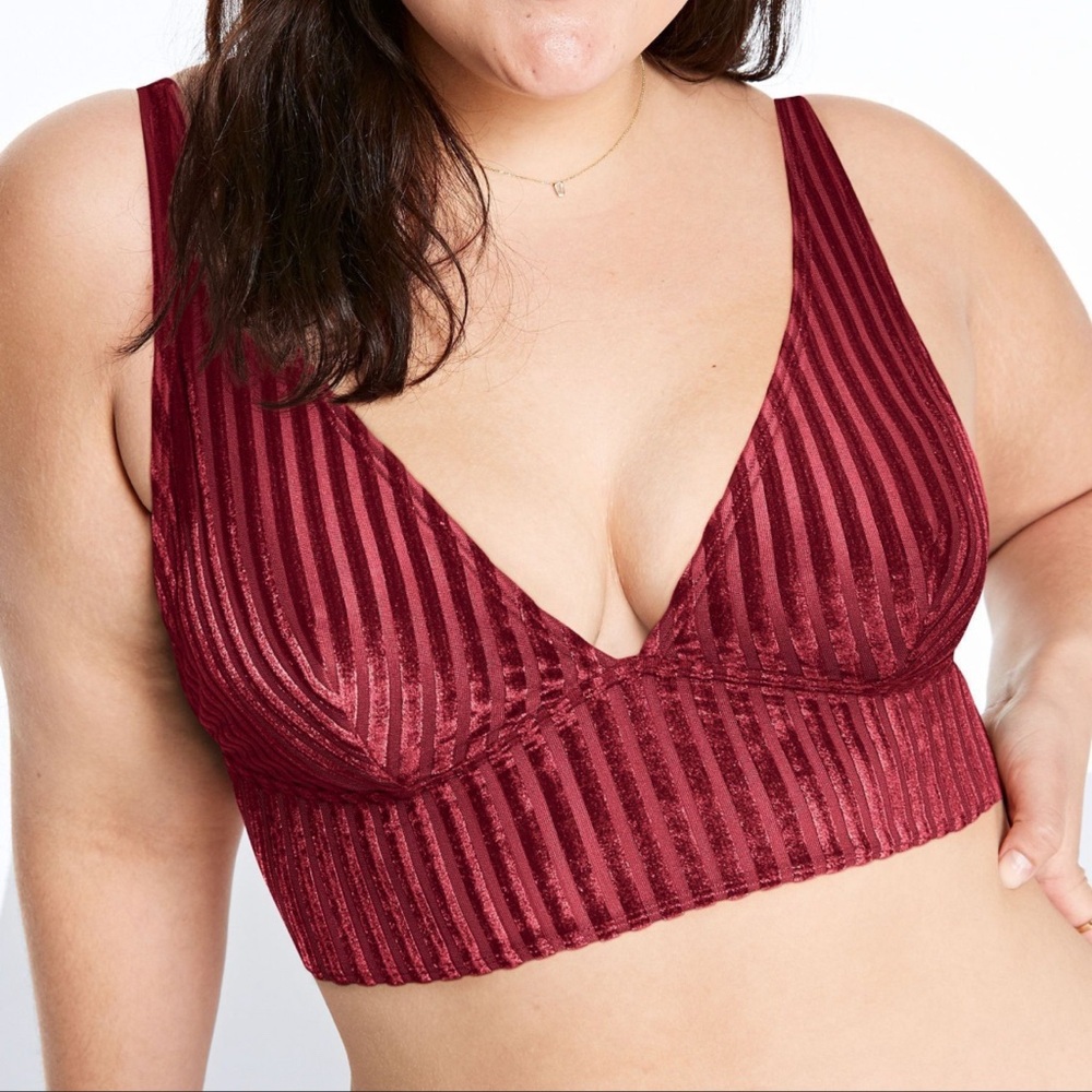 Victoria’s Secret Velvet Plunge Bralette Bundle in Size Large